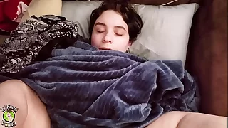 Drowsy Phat ass white girl gets her Vulva Mayo PIED after a lengthy night! *All my Total length Flicks are on XVIDEOS RED*